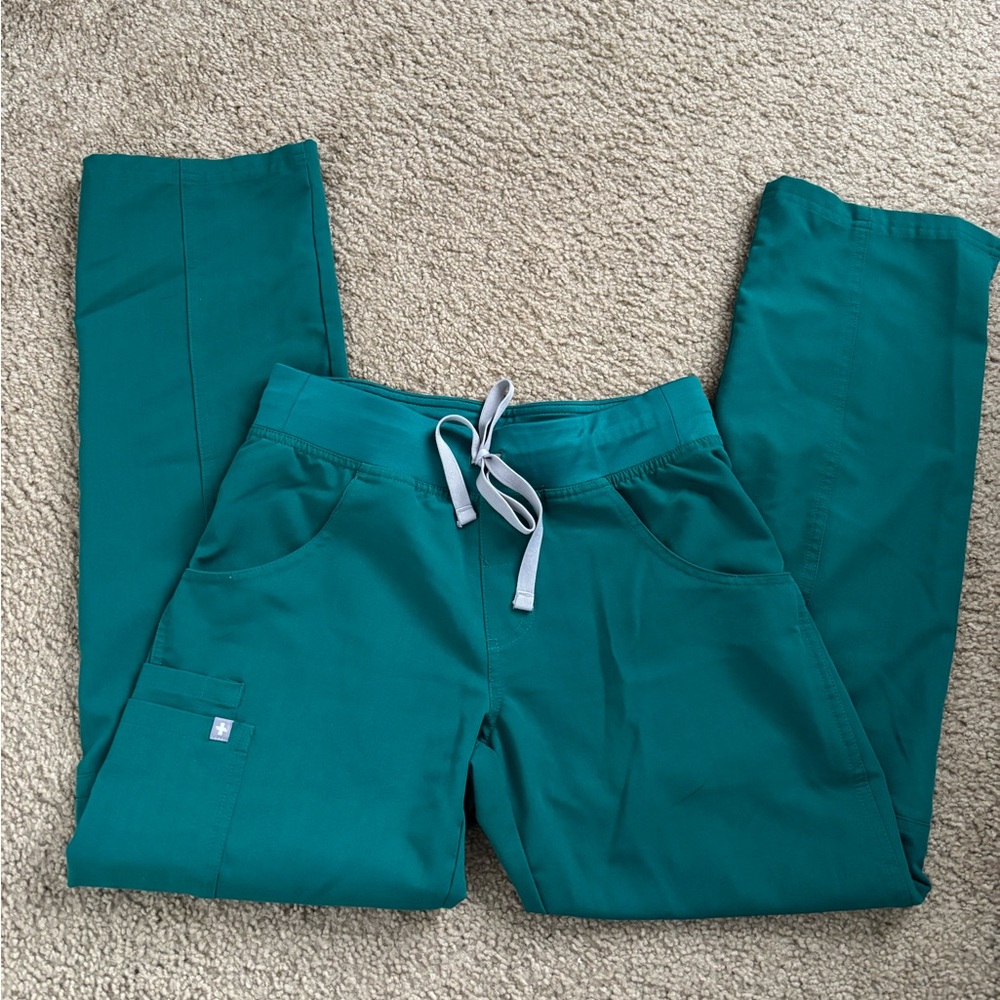 Figs Kade Cargo Scrub Pants